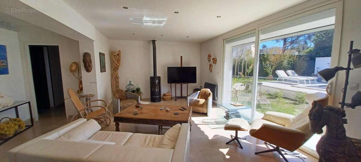 Maison à SIX-FOURS-LES-PLAGES