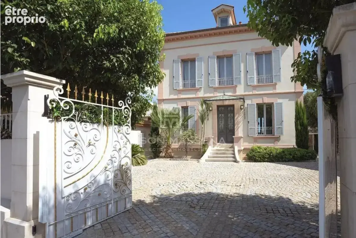 Vallauris – propriété belle époque, vue mer et art de vivre en cœur de ville - photo 2