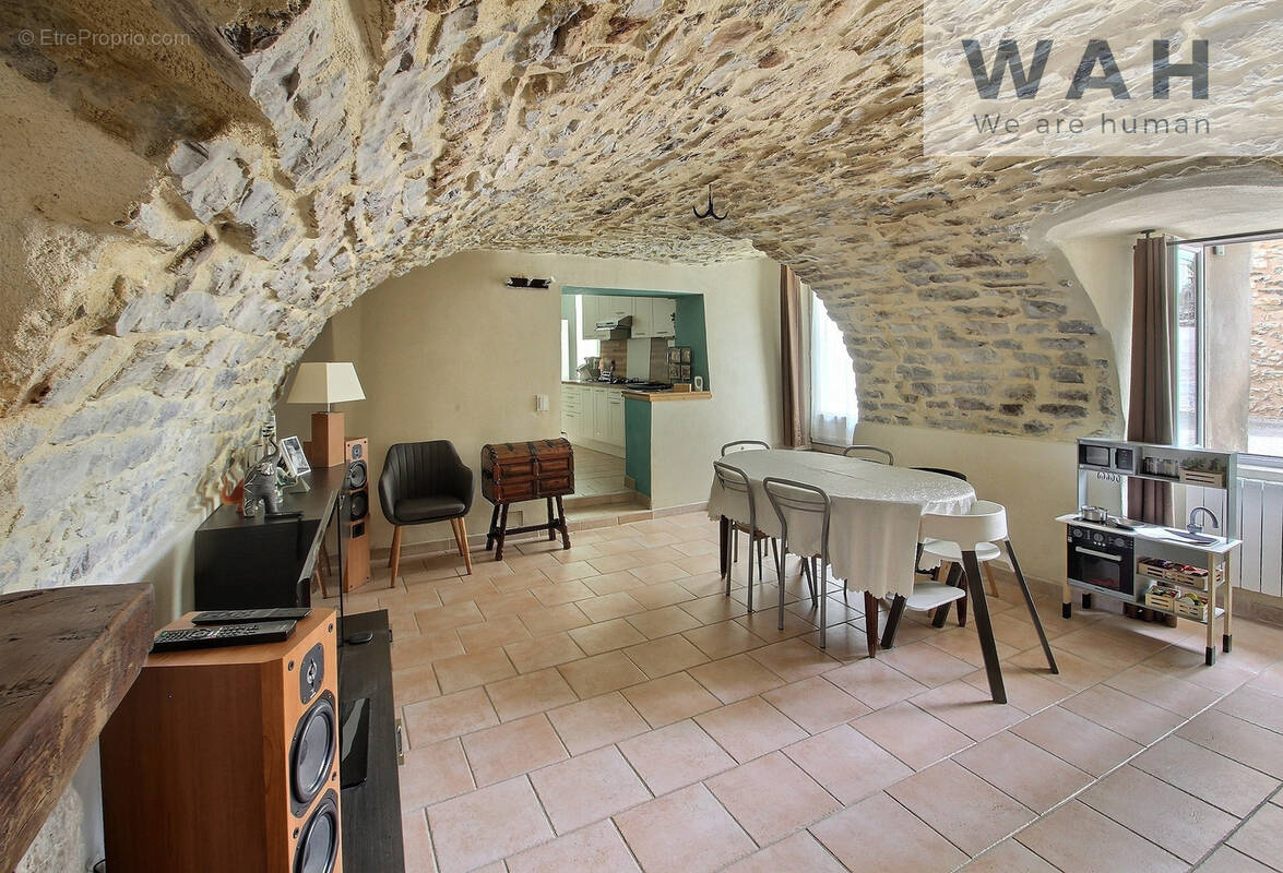 Maison à CAUSSE-DE-LA-SELLE