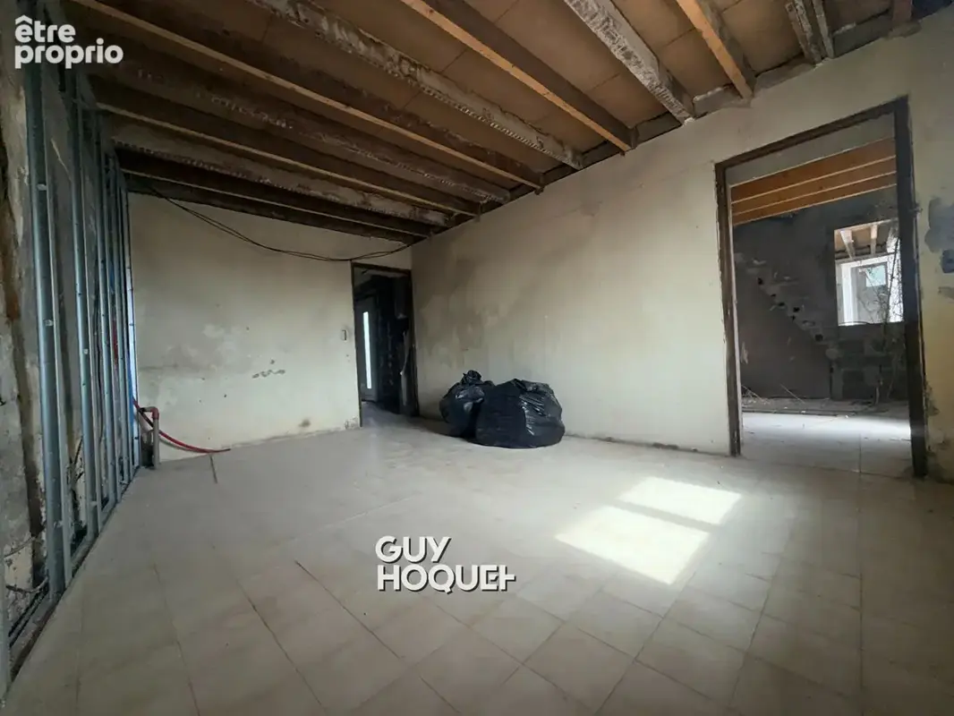Maison à fort potentiel avec grand terrain à pouilloux !!! - photo 9