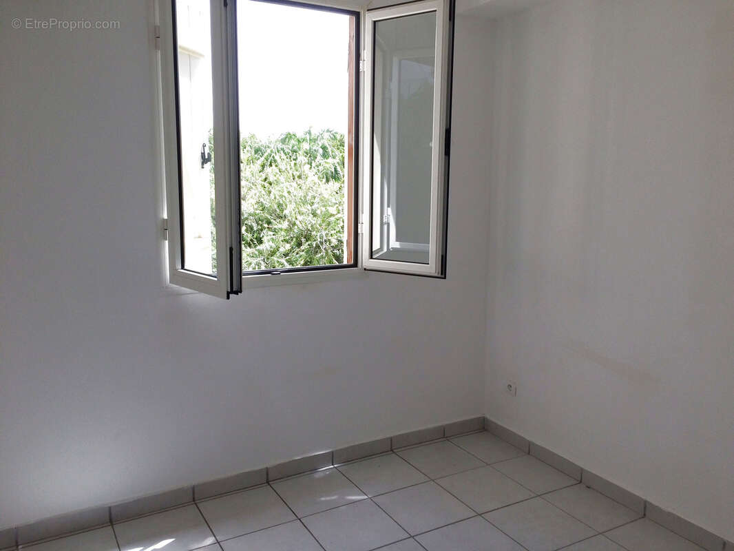 Appartement à BAIE-MAHAULT