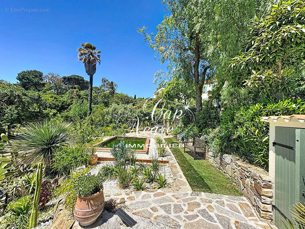 Propriete historique 10 pieces avec magnifique vue mer et jardin luxuriant - photo 7