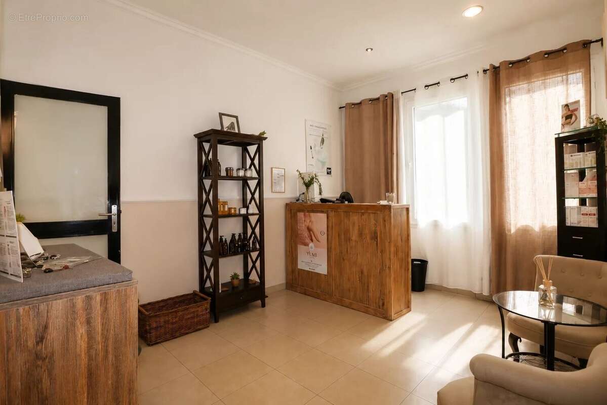 Appartement 241 m² à Maurepas  - photo 4
