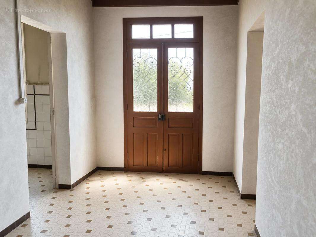 Maison de 7 pièces de 160 m² à Serres-Sainte-Marie - photo 12