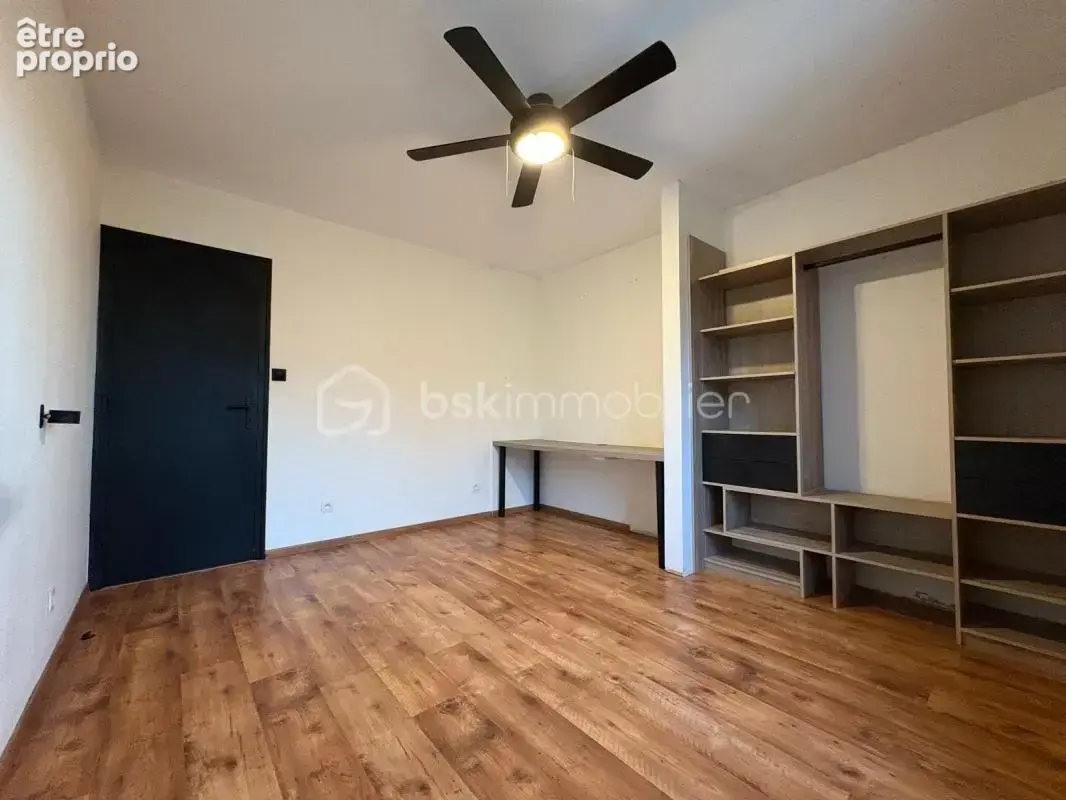 Appartement de type T4 transformé en T3 de 95 m2- Résidence sécurisée avec parc - photo 12