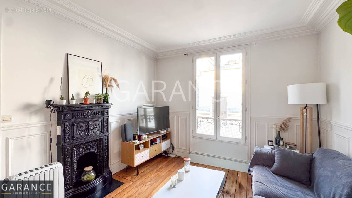 Appartement à PARIS-14E