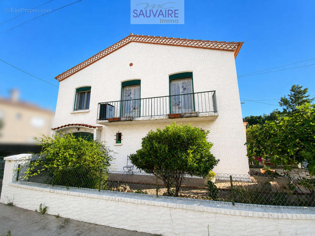 Maison à SAINT-LAURENT-DE-LA-SALANQUE