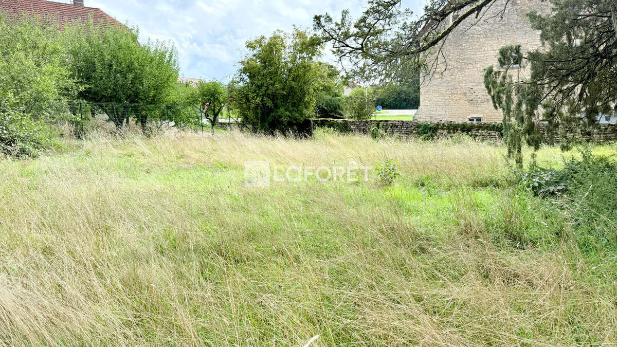 Maison à CHAUMERCENNE