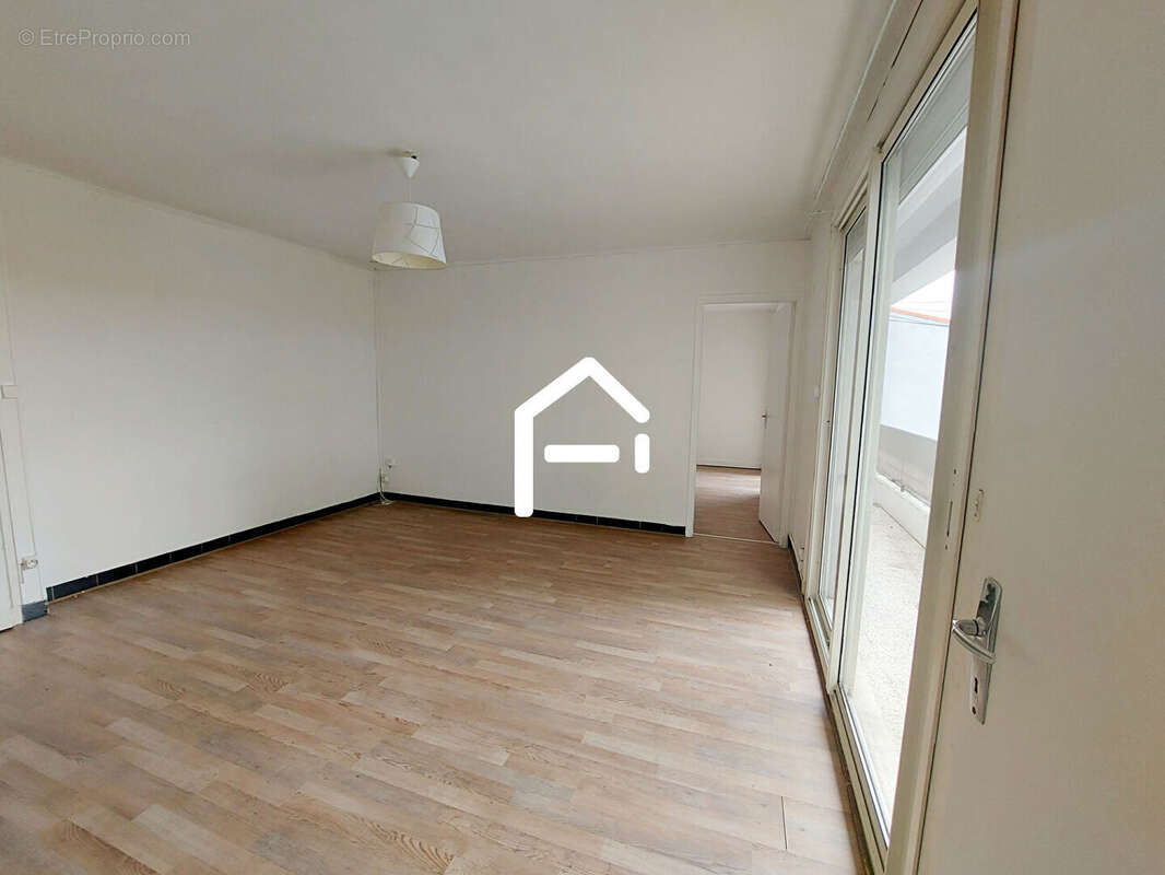 Commerce à VILLEFRANCHE-DE-LAURAGAIS