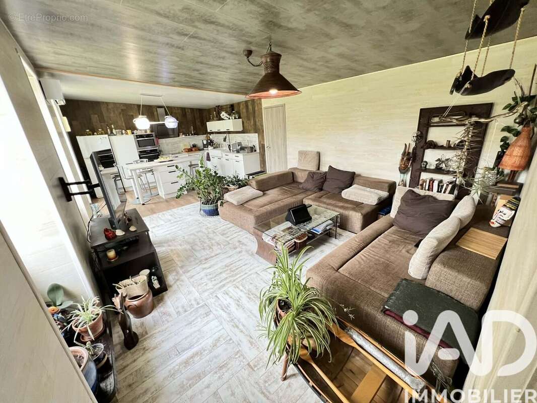 Photo 2 - Maison à SAINT-PIERRE-D'AMILLY
