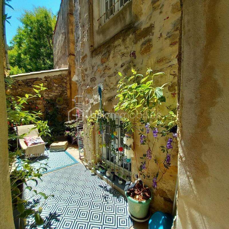 Appartement T2 + terrasse + cave + 2 parking - photo 11
