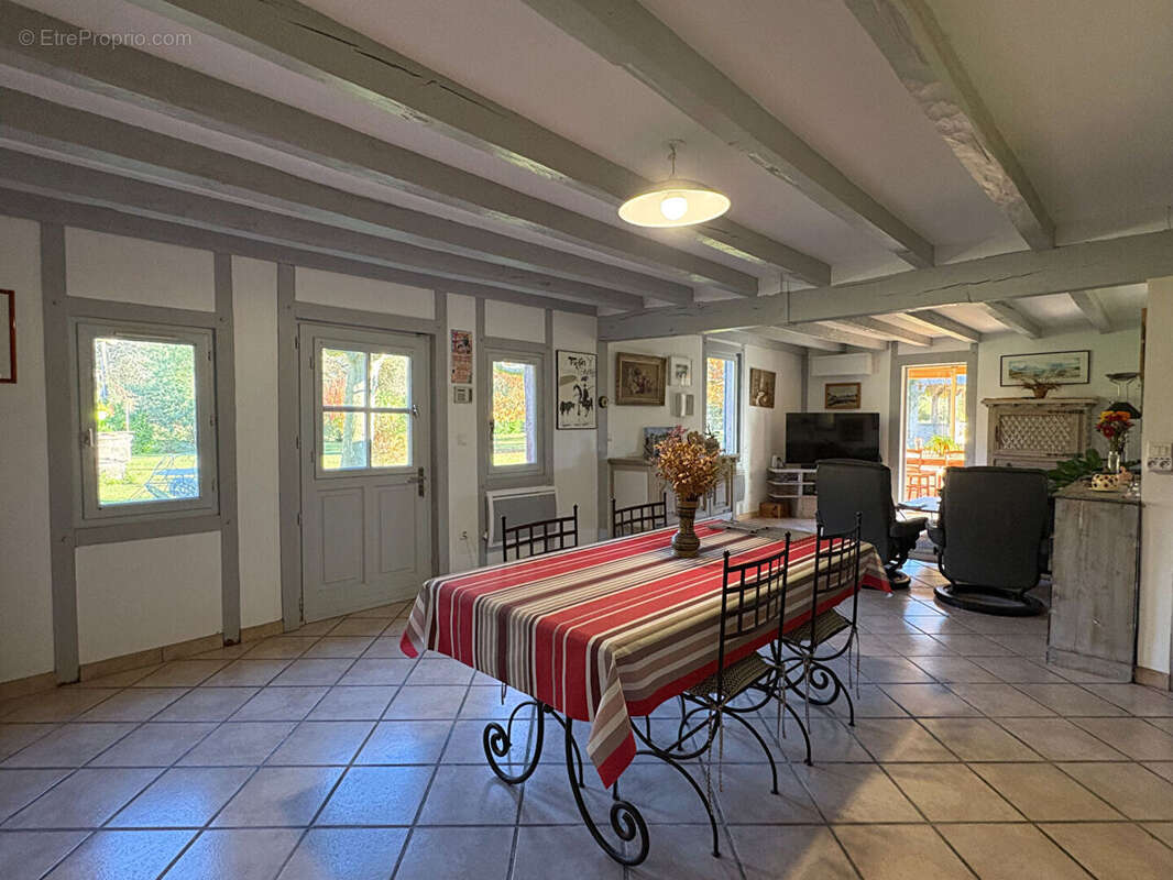 Maison à RION-DES-LANDES