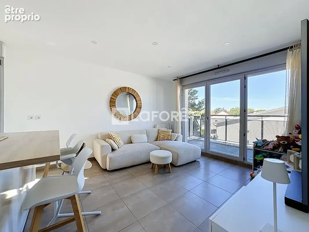 Appartement à REAU