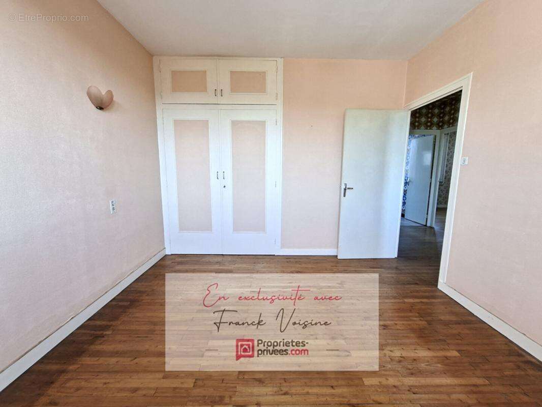 A VENDRE en EXCLUSIVITE au Boupère, centre bourg, maison de 109 m2 avec 4 chambres et 1 bureau sur une parcelle de 291 m2 - photo 8