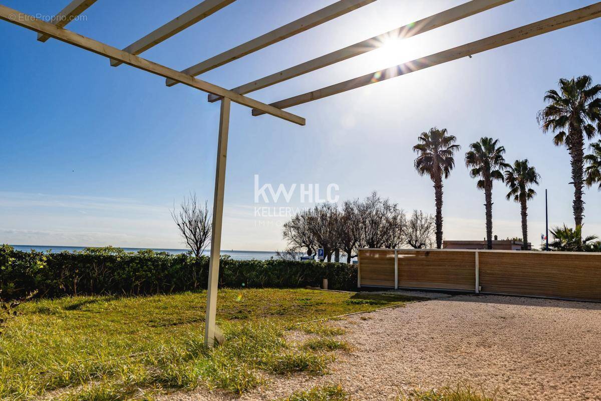 Appartement à VILLENEUVE-LOUBET