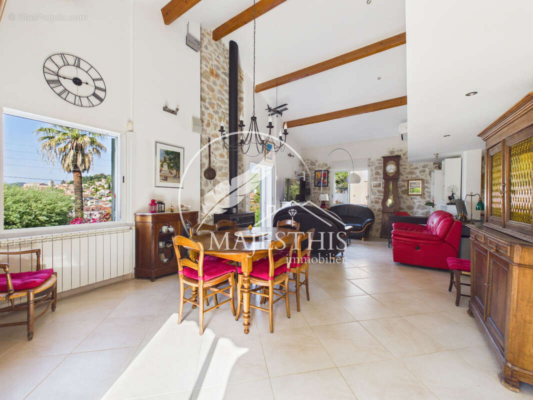 Maison à HYERES