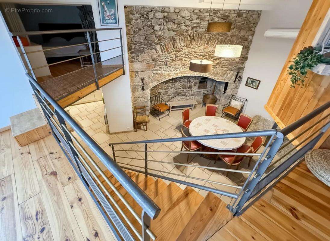 Appartement à AX-LES-THERMES