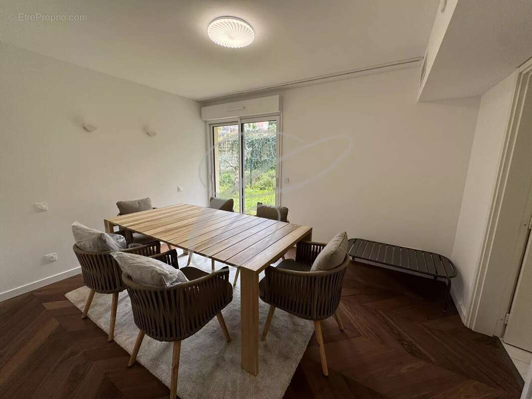 Appartement à ROQUEBRUNE-CAP-MARTIN