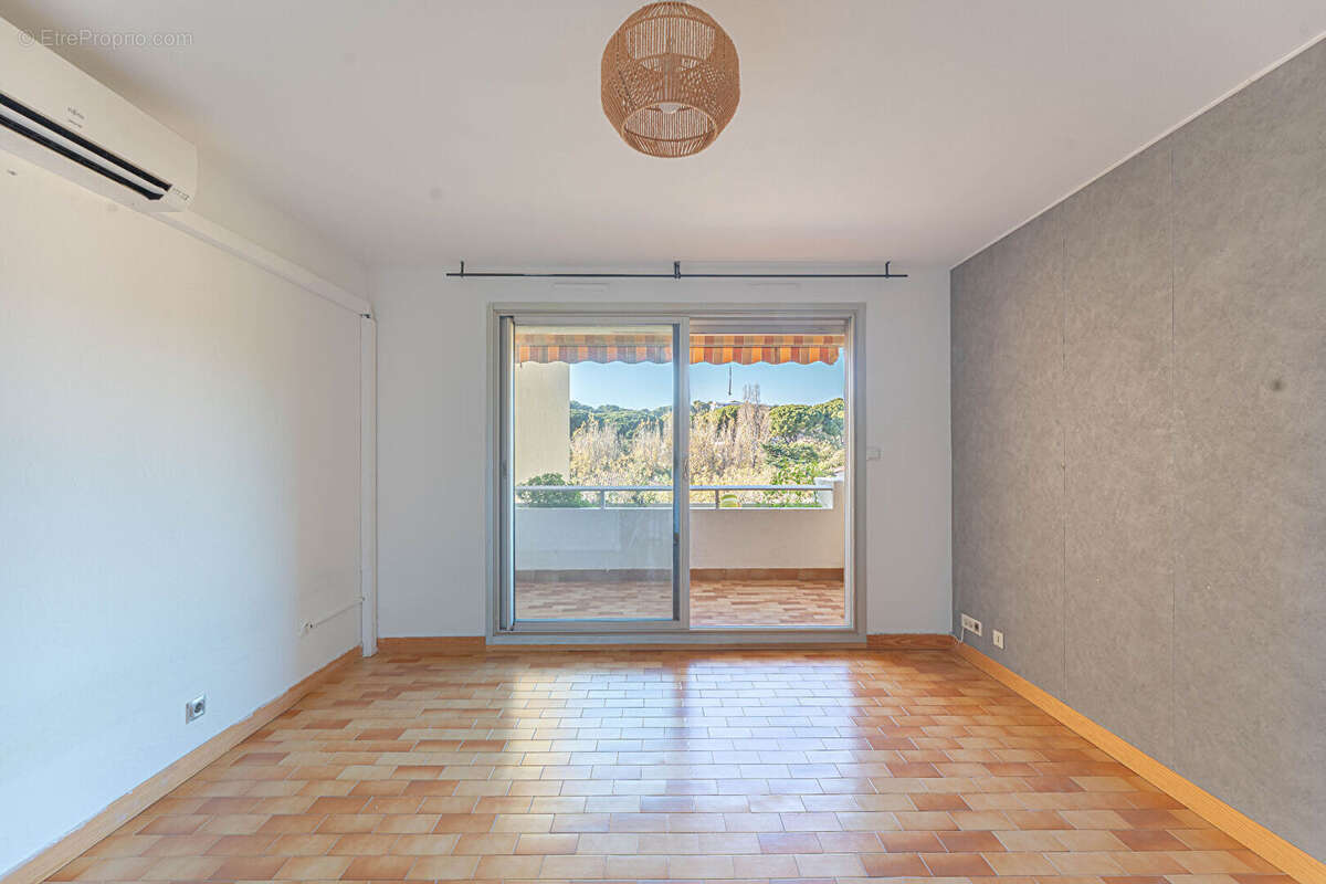 Appartement à CARRY-LE-ROUET