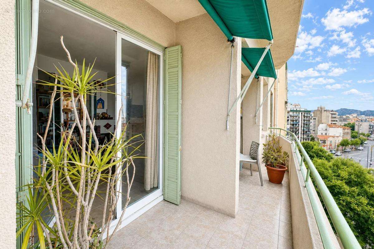 Appartement à MARSEILLE-4E