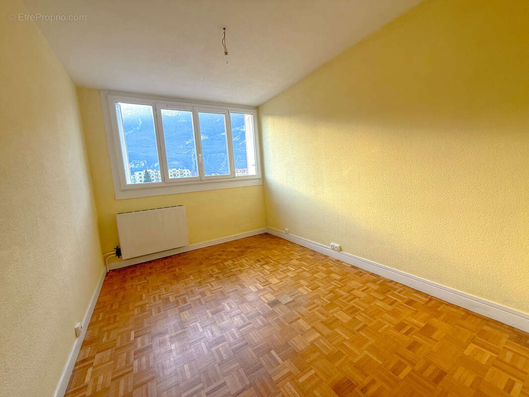 Appartement à FONTAINE