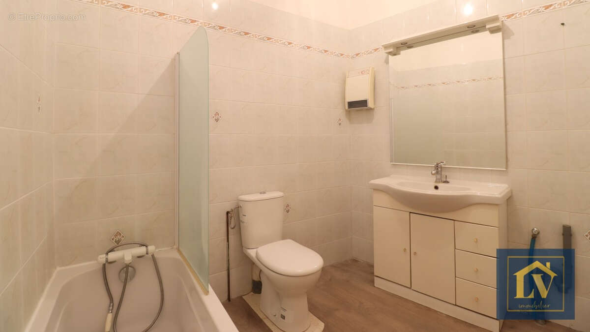 Appartement à PEZILLA-LA-RIVIERE