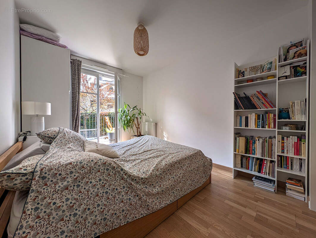 Appartement à LA GARENNE-COLOMBES