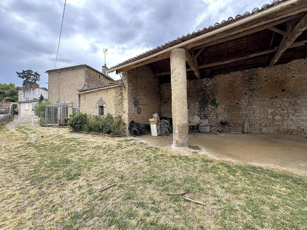   - Maison à SAINT-JEAN-DE-THOUARS