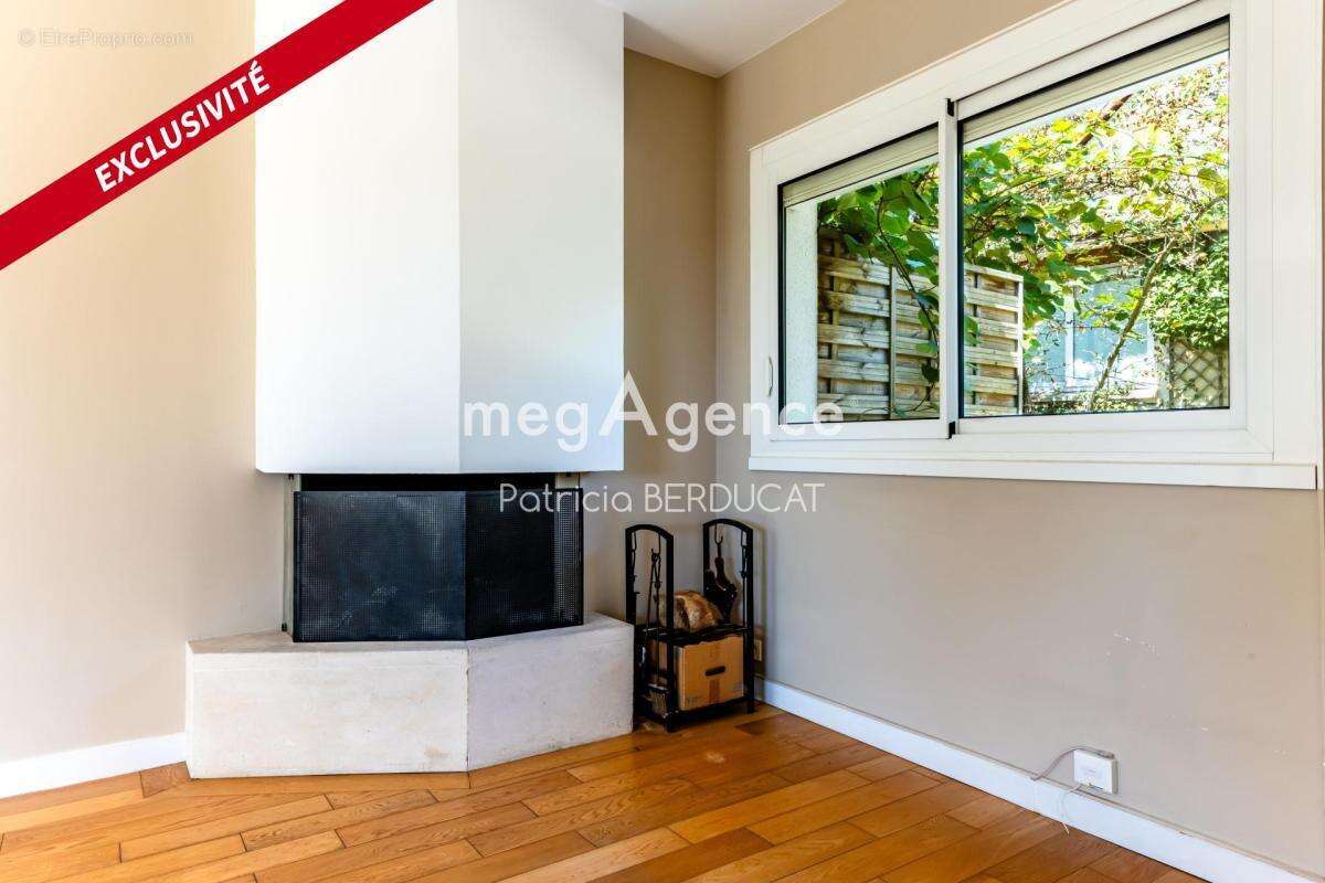 PROPRIETE FAMILIALE avec MAISON et ANNEXE / 189m² / 5 CHAMBRES - Avec terrasse et jardin arboré - photo 12