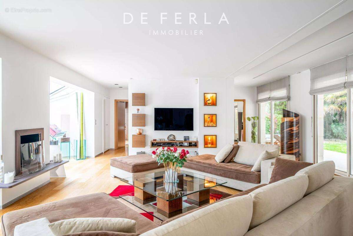 Maison à NEUILLY-SUR-SEINE
