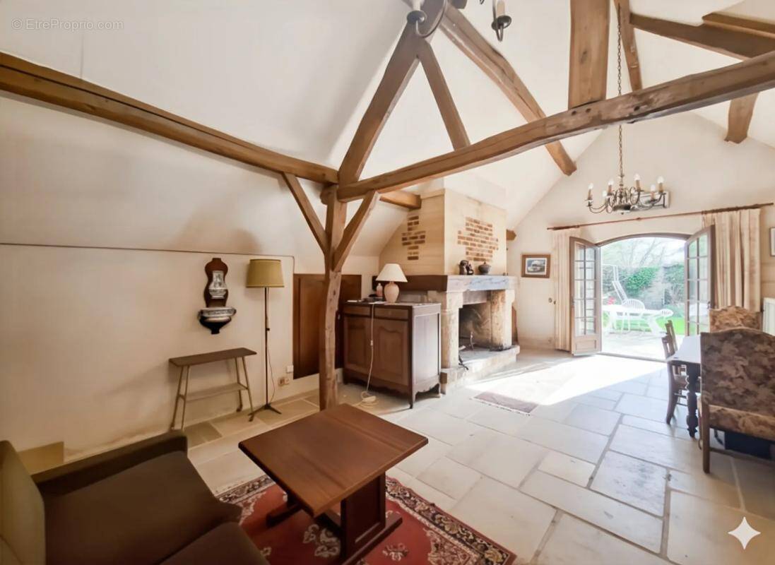 Maison à CHAMPROND-EN-GATINE