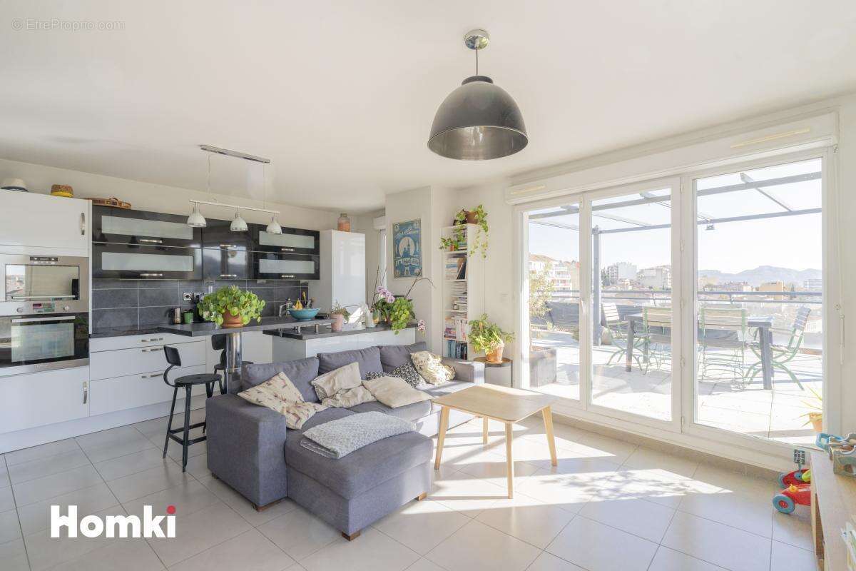 Appartement à MARSEILLE-4E