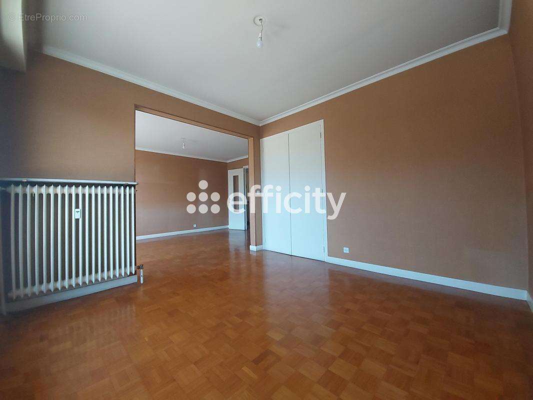 Appartement à MARIGNIER
