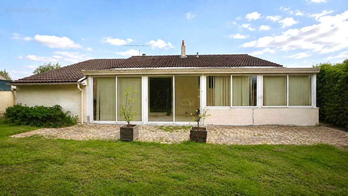 Maison à EPONE