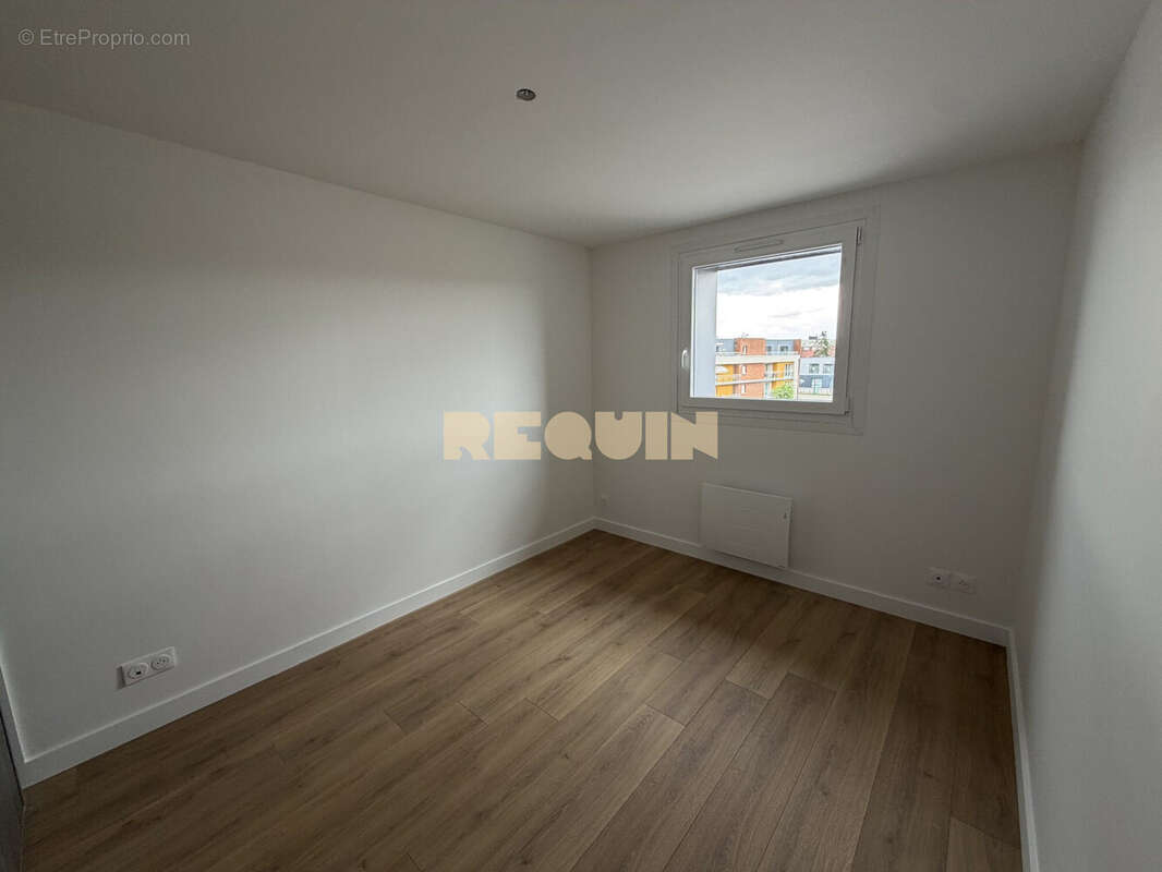 Appartement 68 m² à Loos  - photo 5