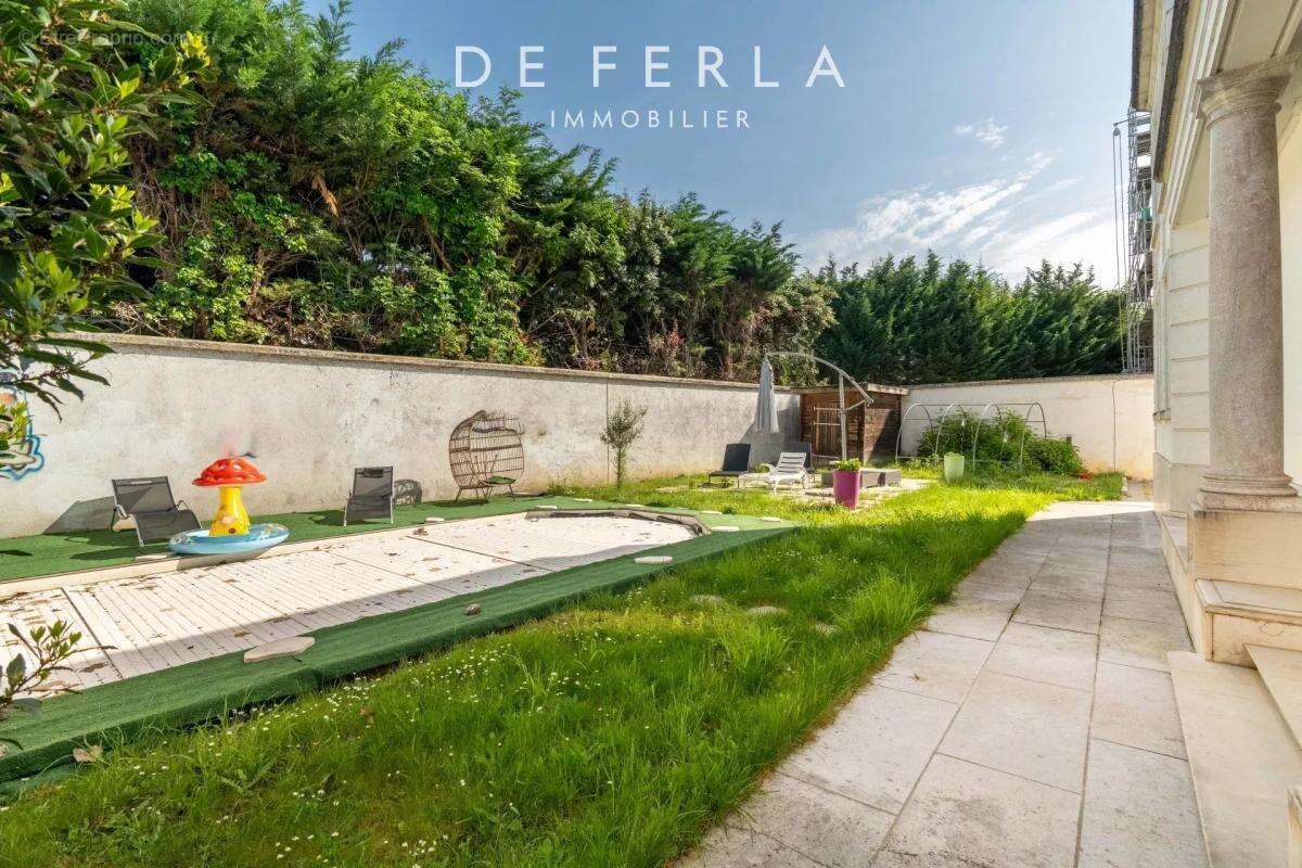 Maison à SAINT-MAUR-DES-FOSSES