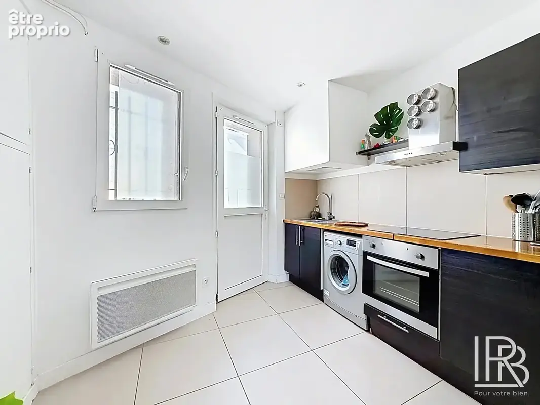 À vendre T2 rénové 30 m² Marseille 6 - Vauban - photo 2