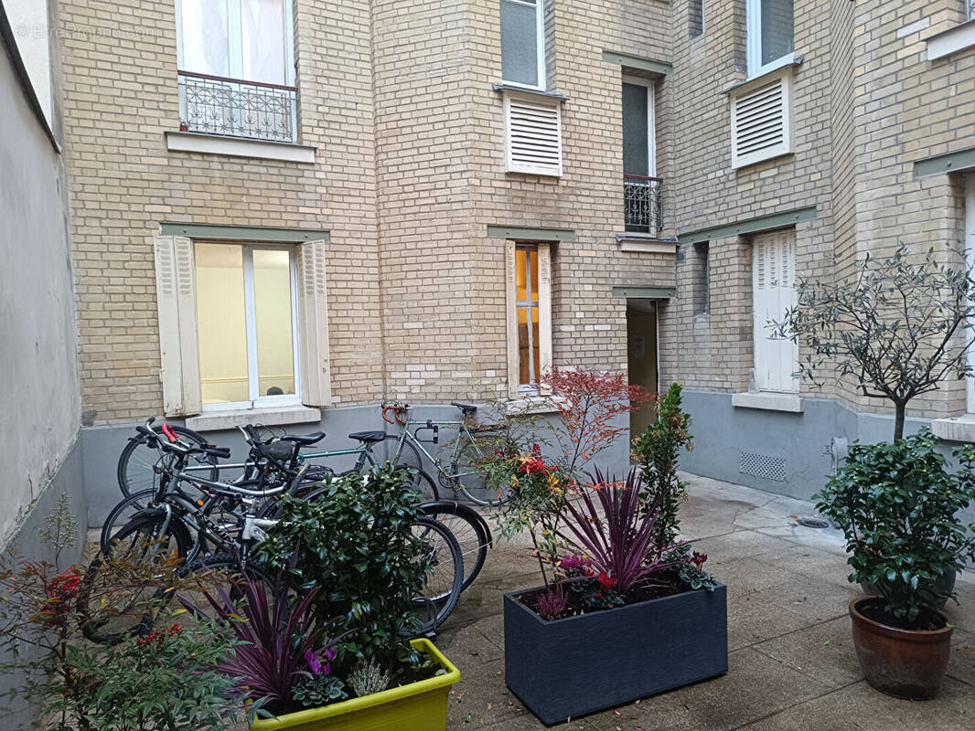 Appartement à PARIS-14E