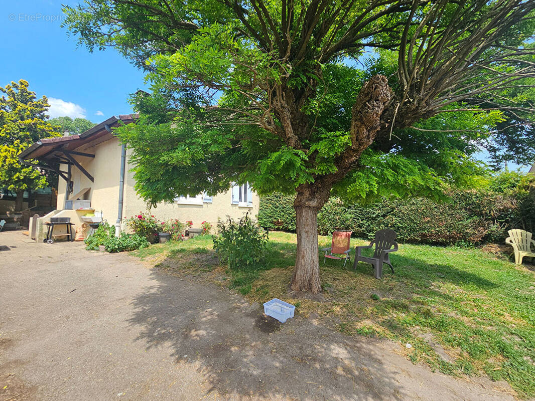 Maison à LA TOUR-DU-PIN