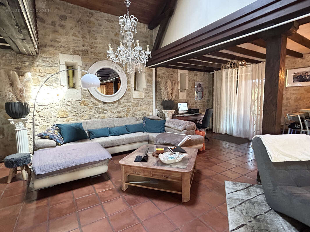 Maison à TERRASSON-LAVILLEDIEU