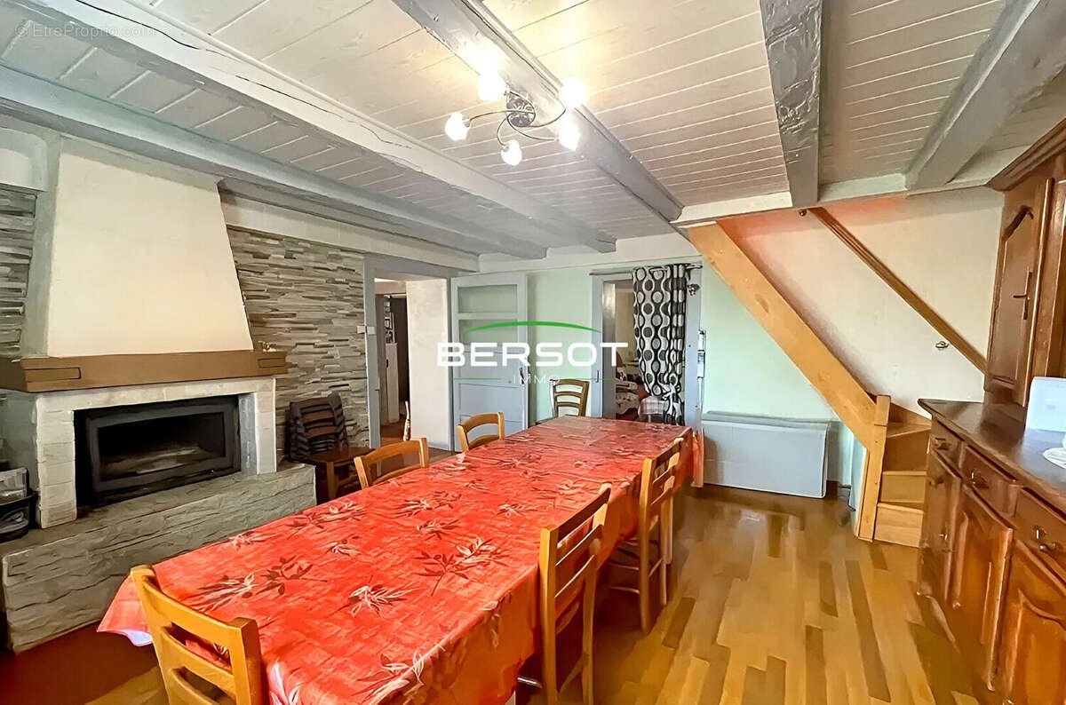 Maison à INDEVILLERS