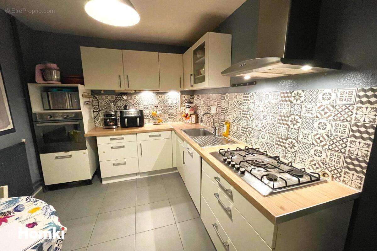 Appartement à MEYZIEU