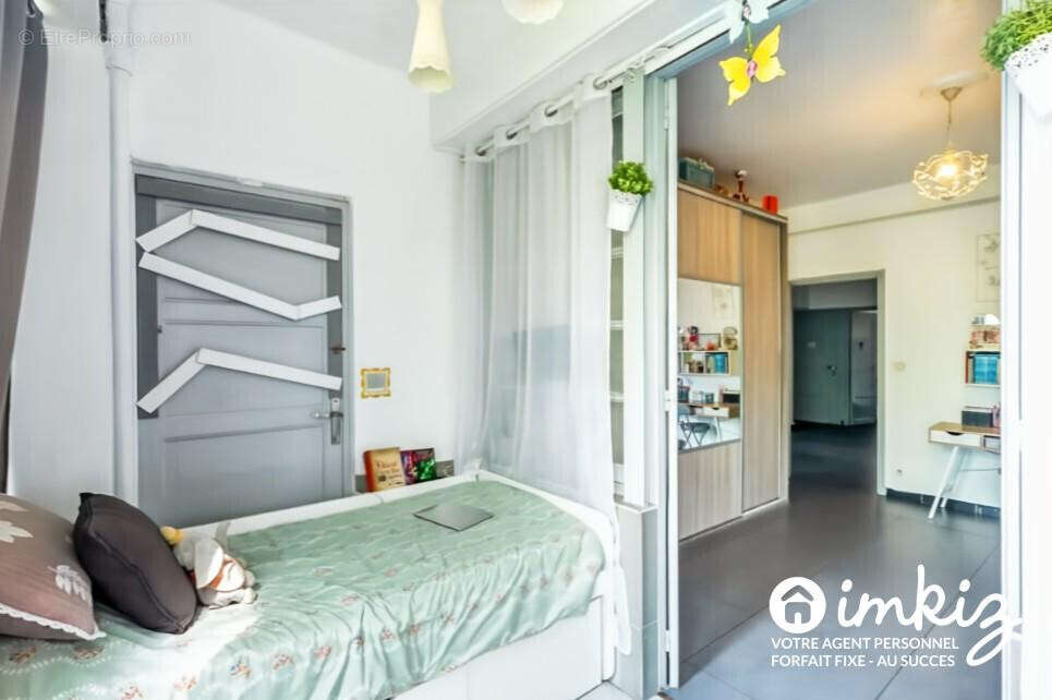 Appartement lumineux avec fort potentiel ! - photo 9