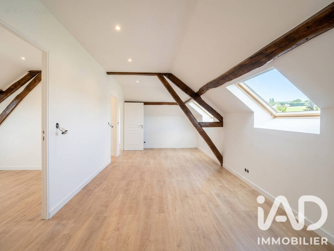 Appartement 3 pièces 52 m² · à Margny-les-Compiegne · 52 m² · 164 300 €