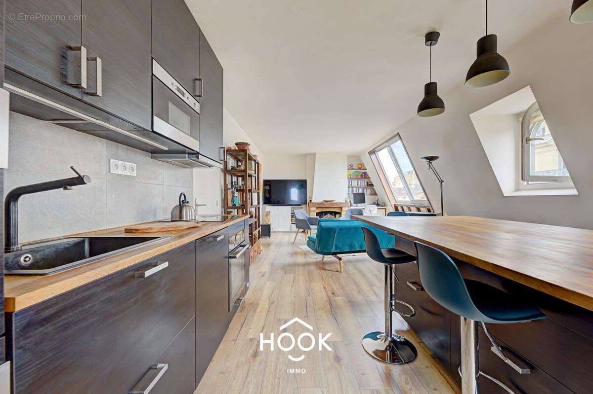Appartement à PARIS-16E