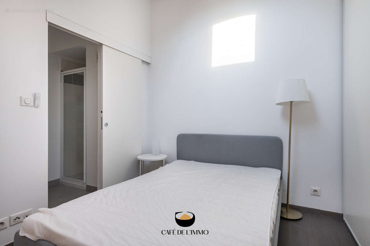 Appartement à MARSEILLE-2E