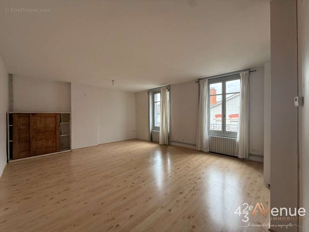 Appartement à SAINT-ETIENNE
