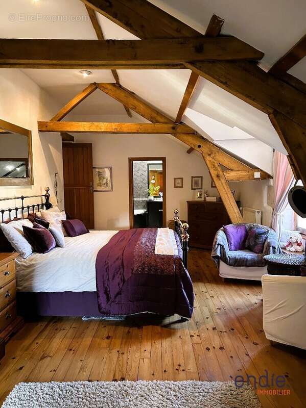 Maison à SAINT-REMY-SUR-CREUSE