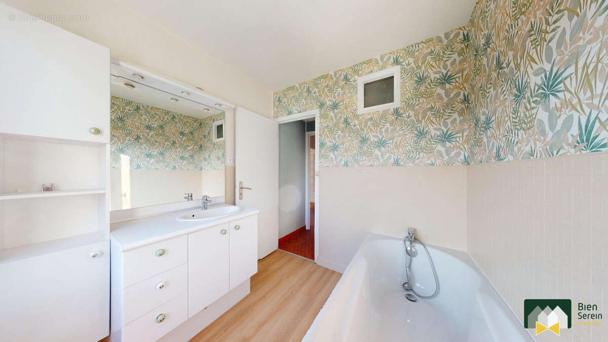 salle de bains  - Maison à CHARTRES