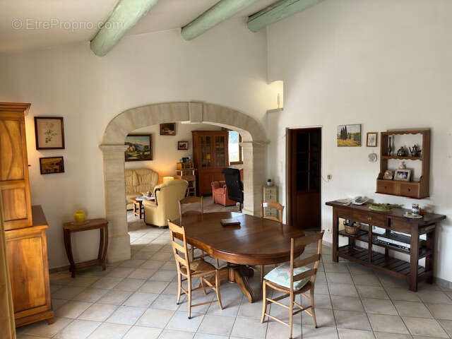 Maison à PERNES-LES-FONTAINES